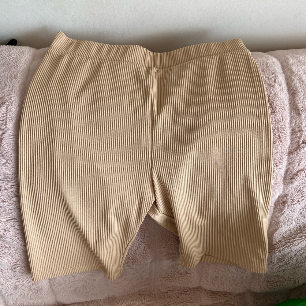 H&M Tan Bike Shorts 🤎